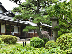 庭の手入れ 德増造園 神奈川県 鎌倉市 造園 外構エクステリア 庭造り 剪定 伐採 求人